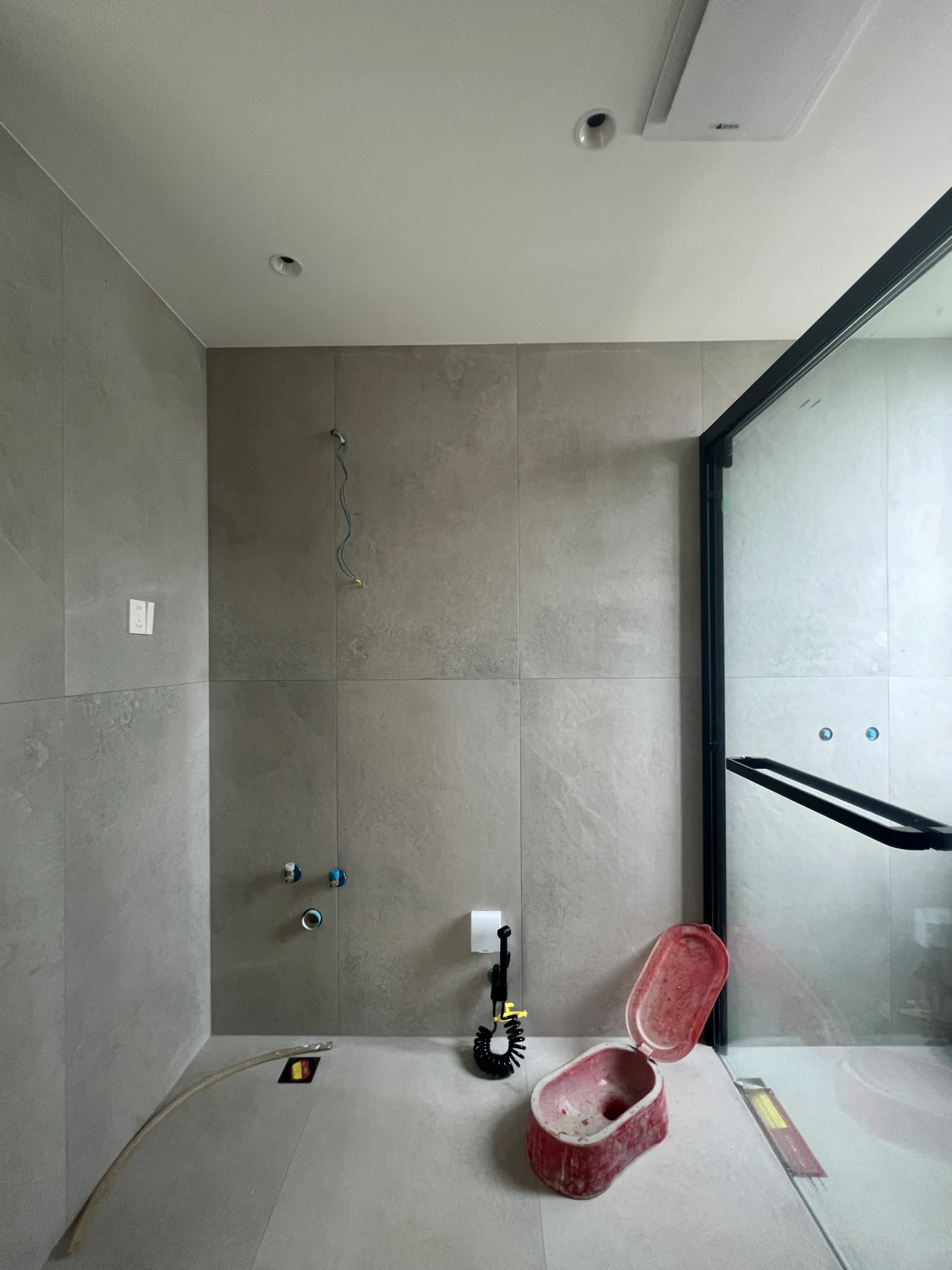 Guangzhou - Black and White Balance - Image 4