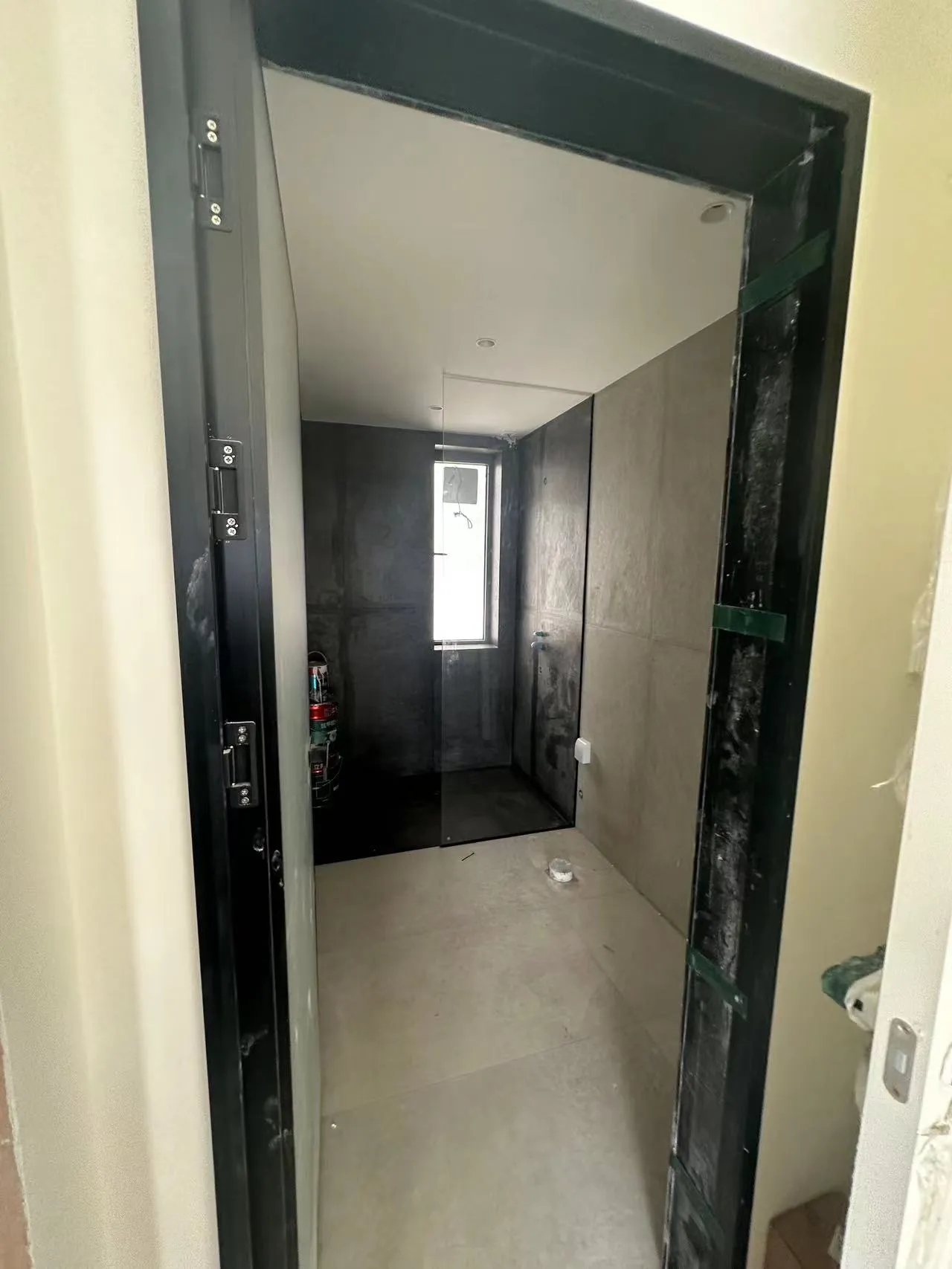 Guangzhou - Black and White Balance - Image 6