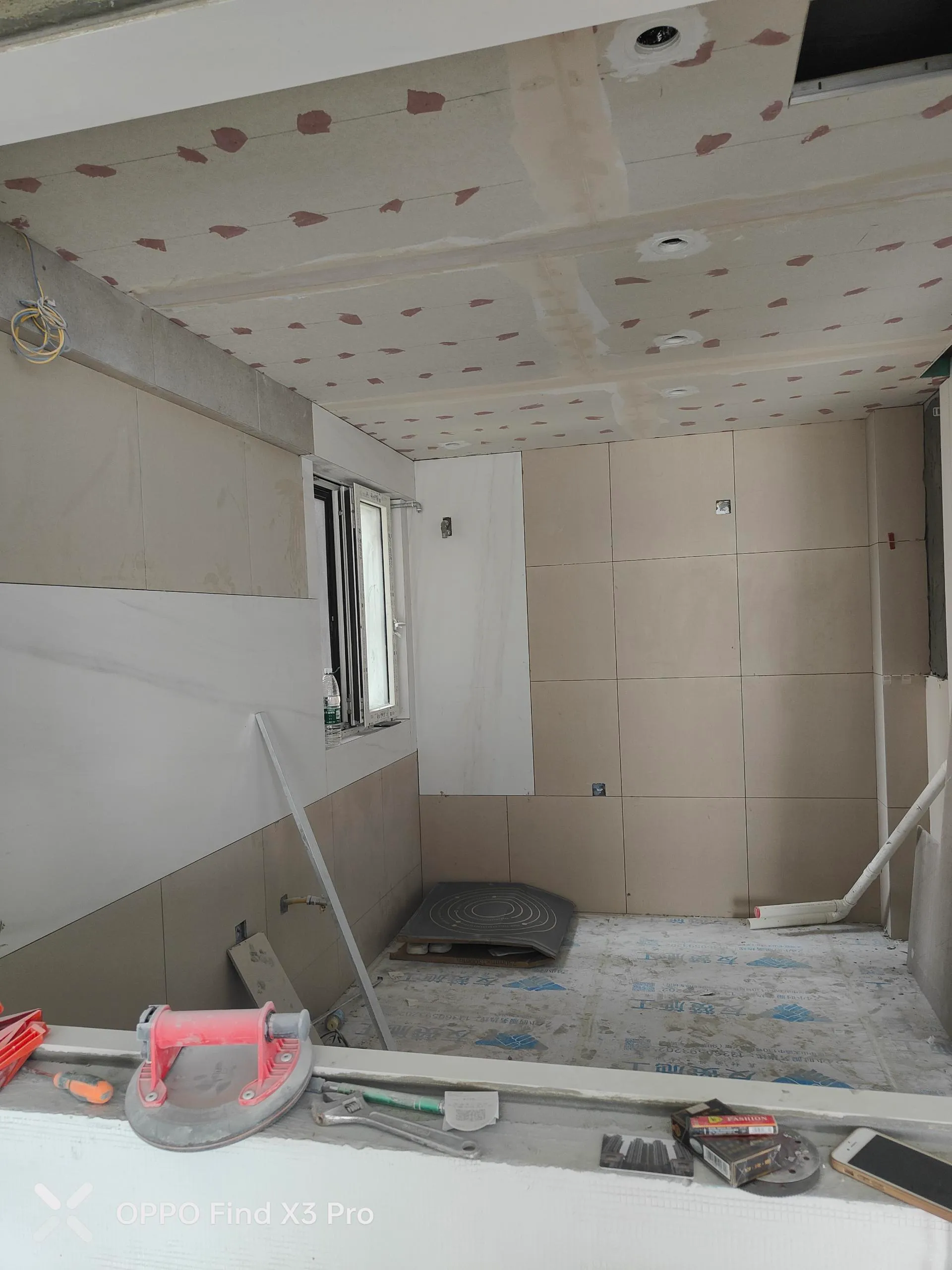 Guangzhou - Plaster Gray Glow - Image 6