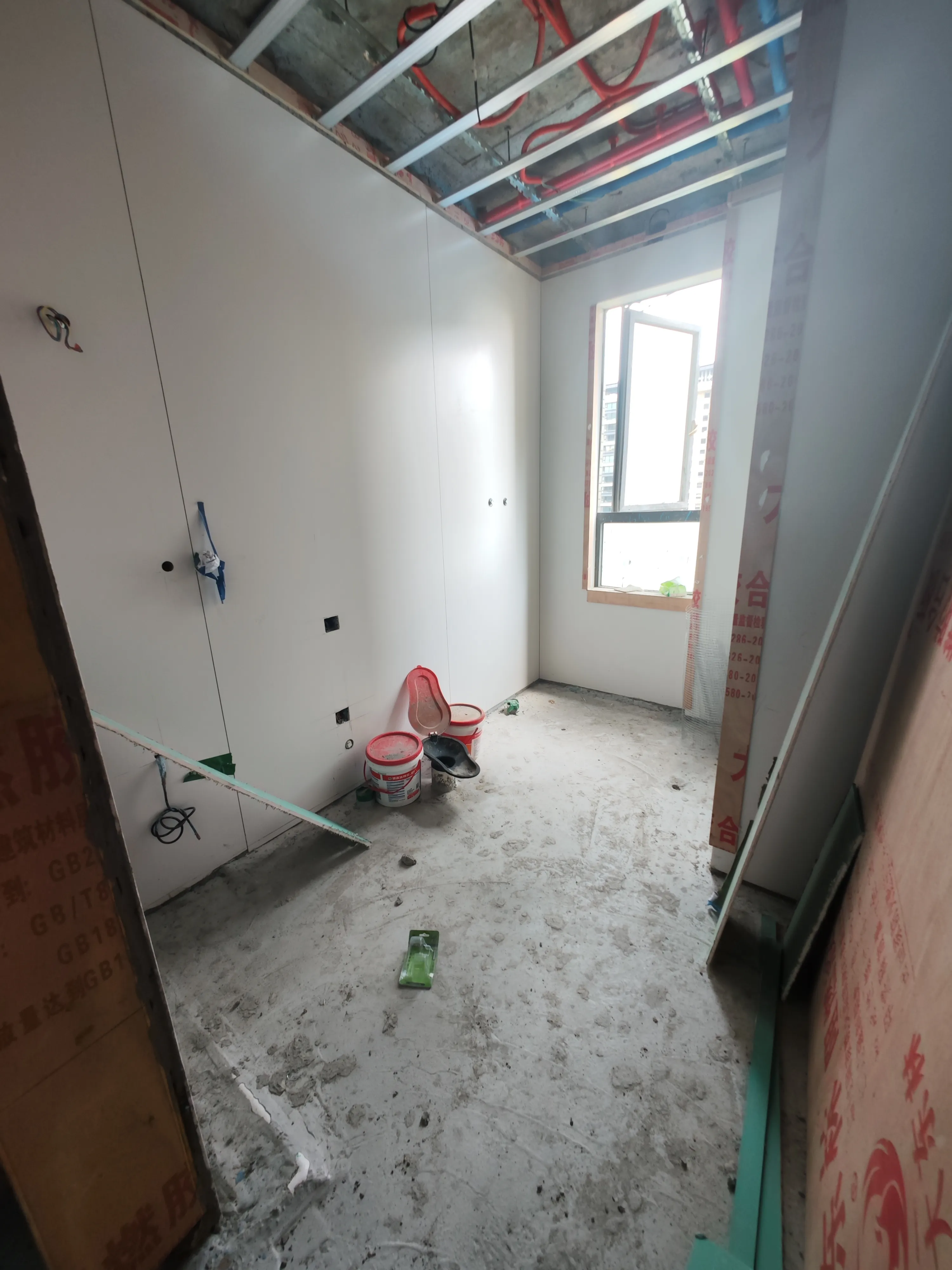 Modern Minimalist Bathroom and Kitchen with Pure White Sintered Stone - Modern Minimalist Bathroom with Pure White Sintered Stone 1