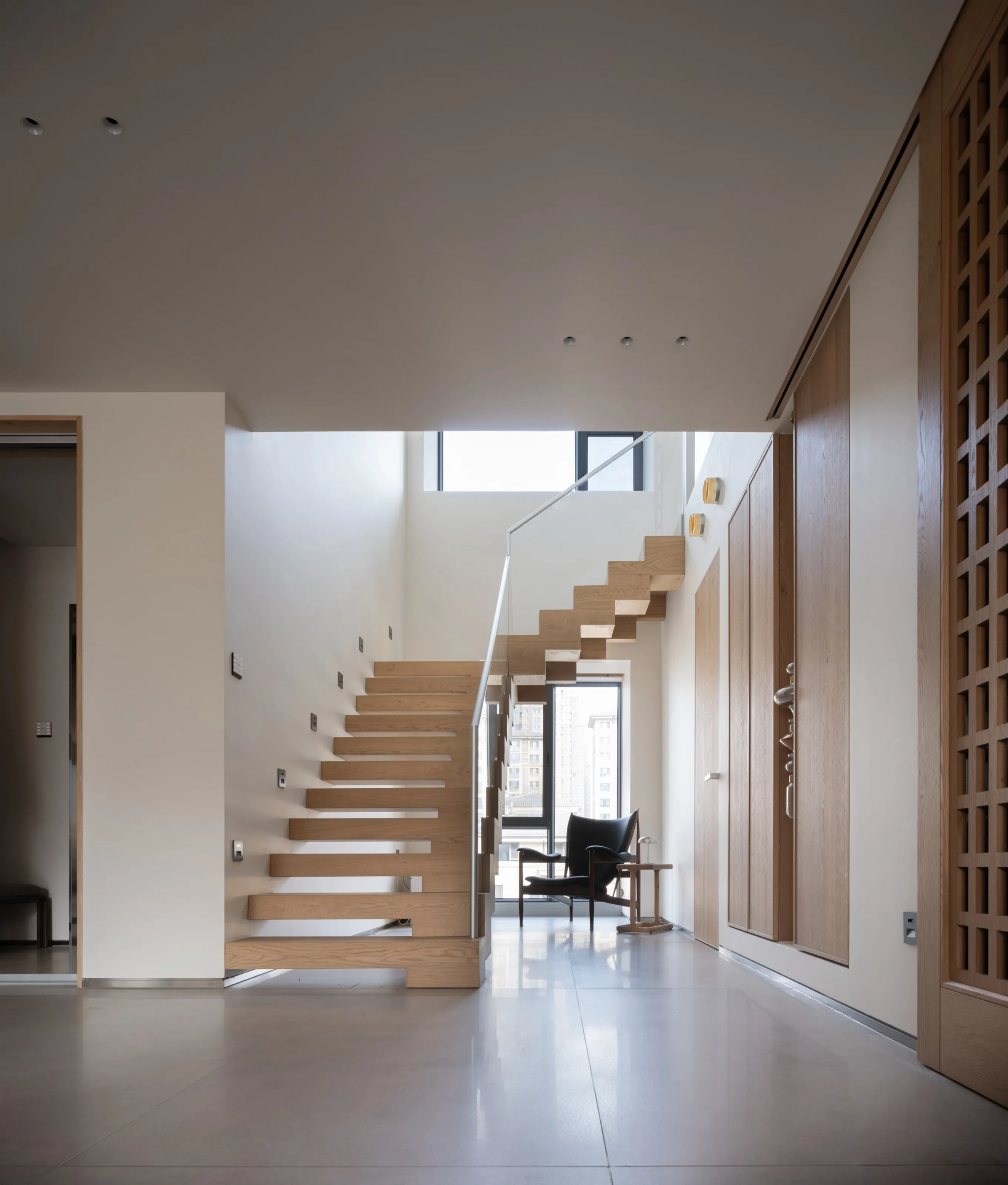 Quiet Luxury Villa with Limestone Look Tiles - Quiet Luxury Stairs with Limestone Look Tiles 2