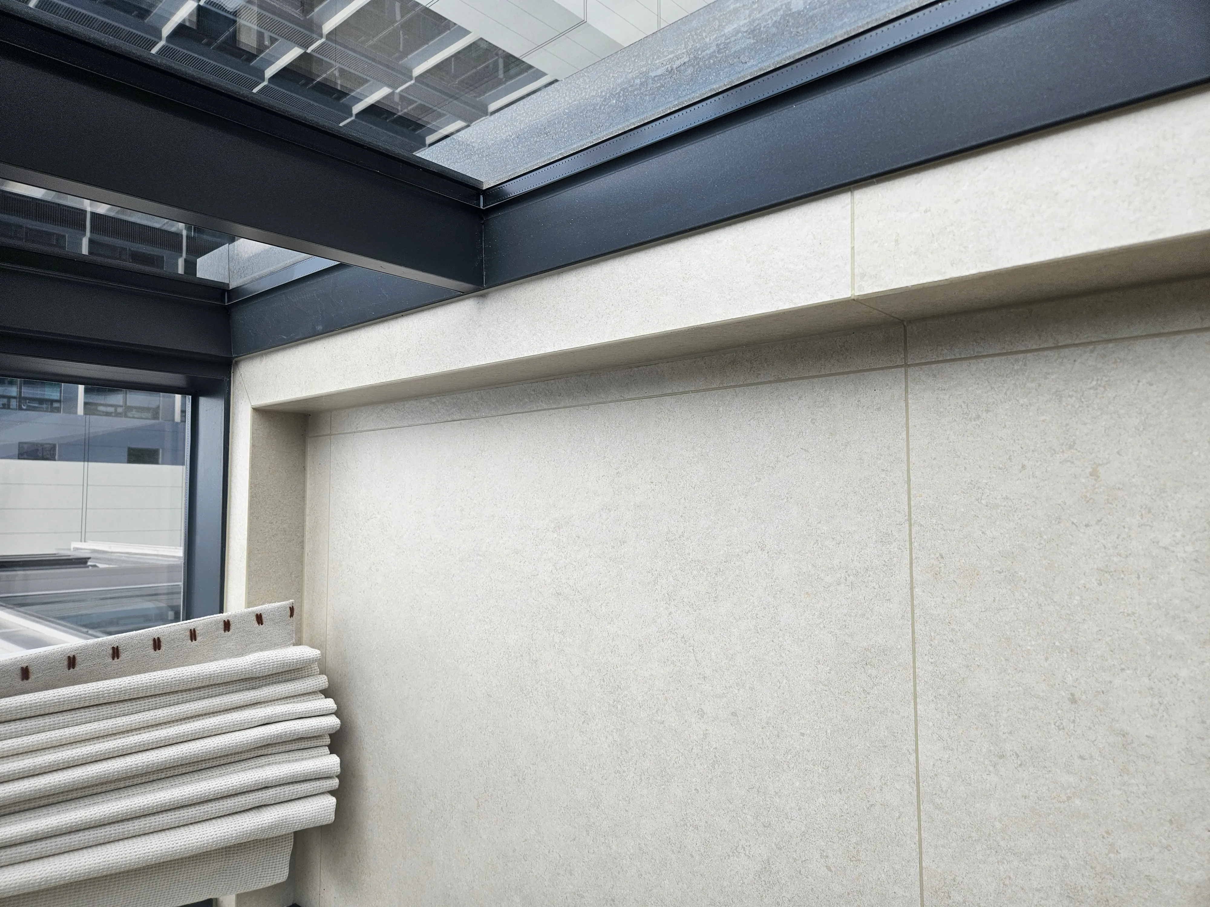 Vintage Apartment with Limestone Look Tiles - Vintage Balcony with Limestone Look Tiles 3