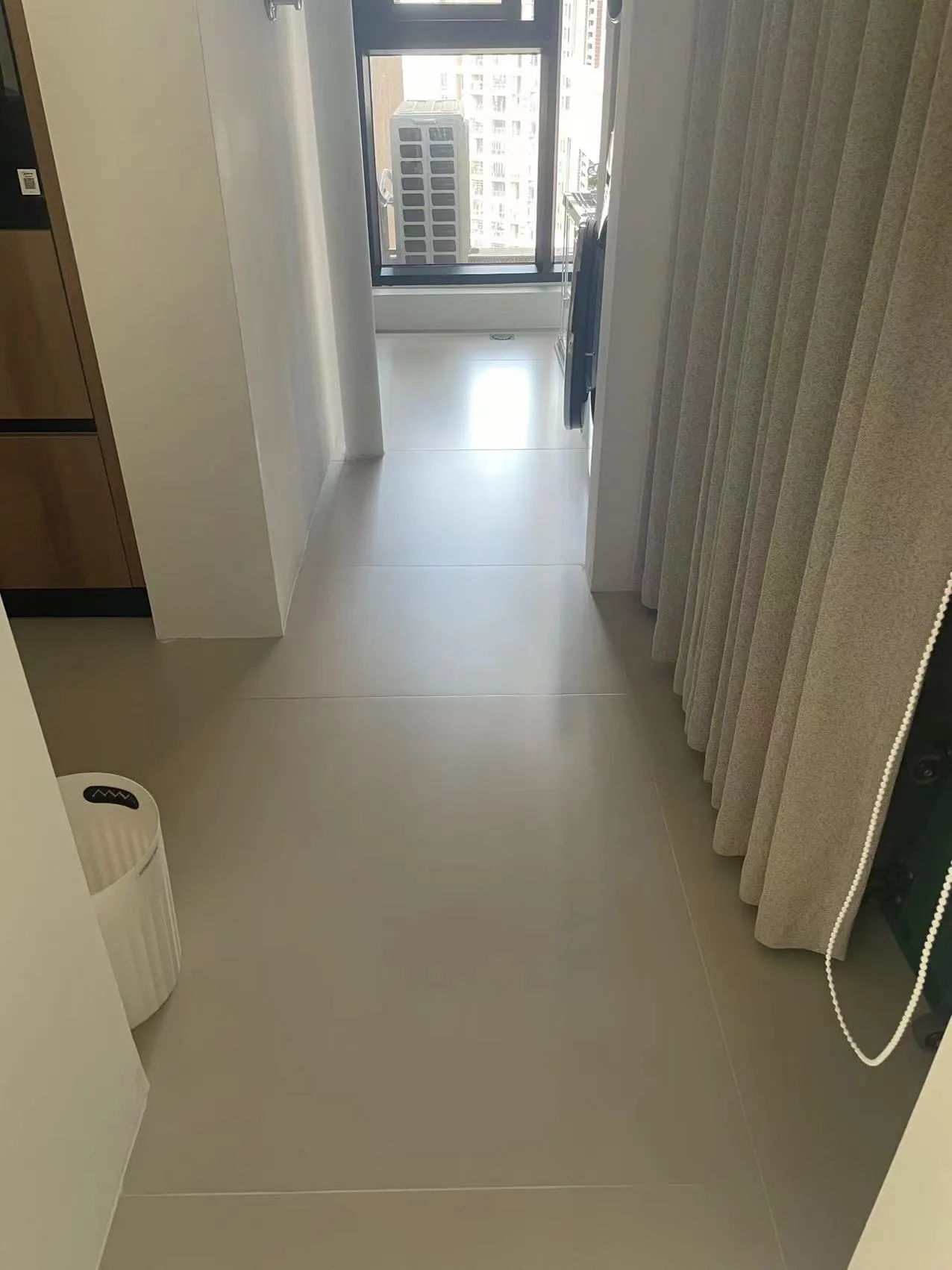 Warm Minimalism Apartment with Microcent Tiles - Warm Minimalism Corridor with Microcent Tiles