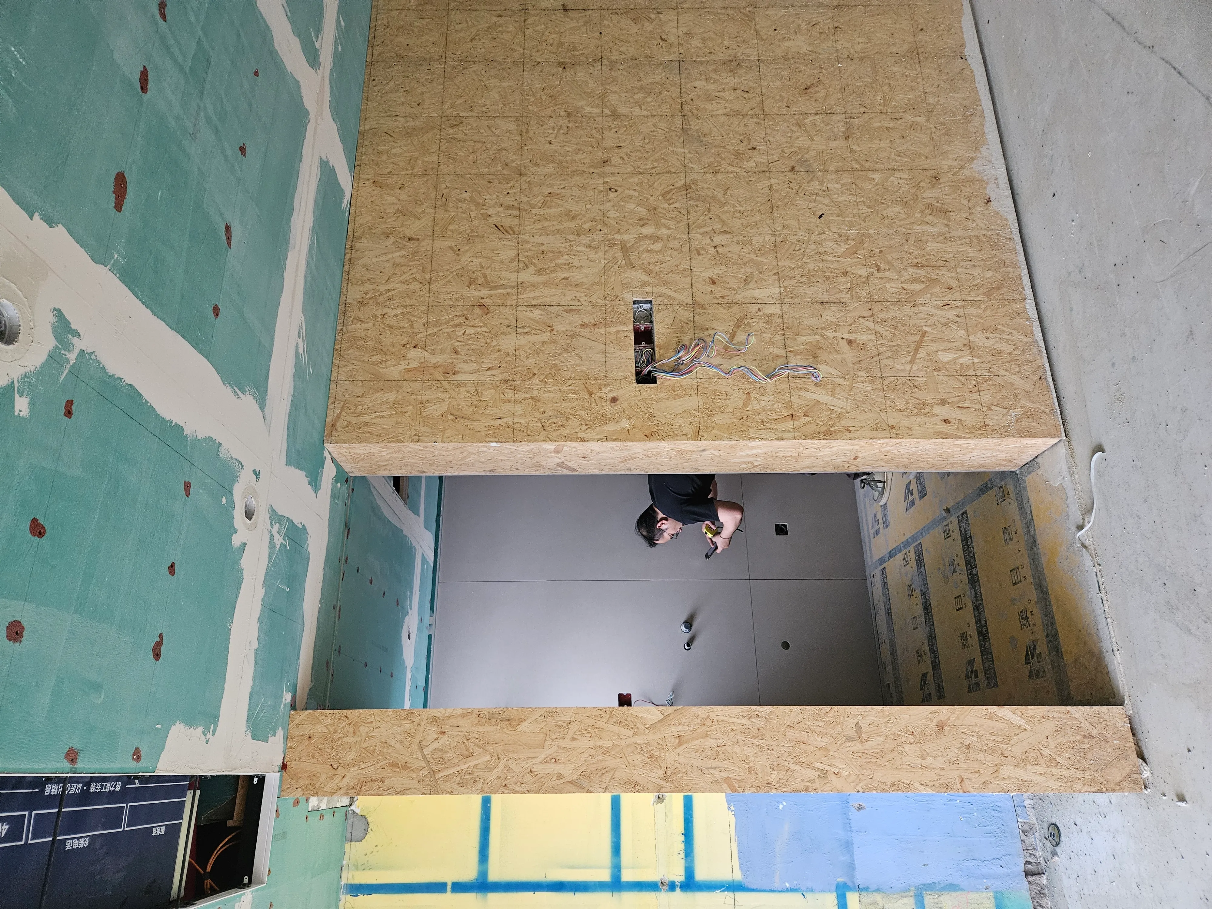 Warm Minimalism Bathroom with Microcement Tiles - Warm Minimalism Bathroom with Microcement Tiles 12