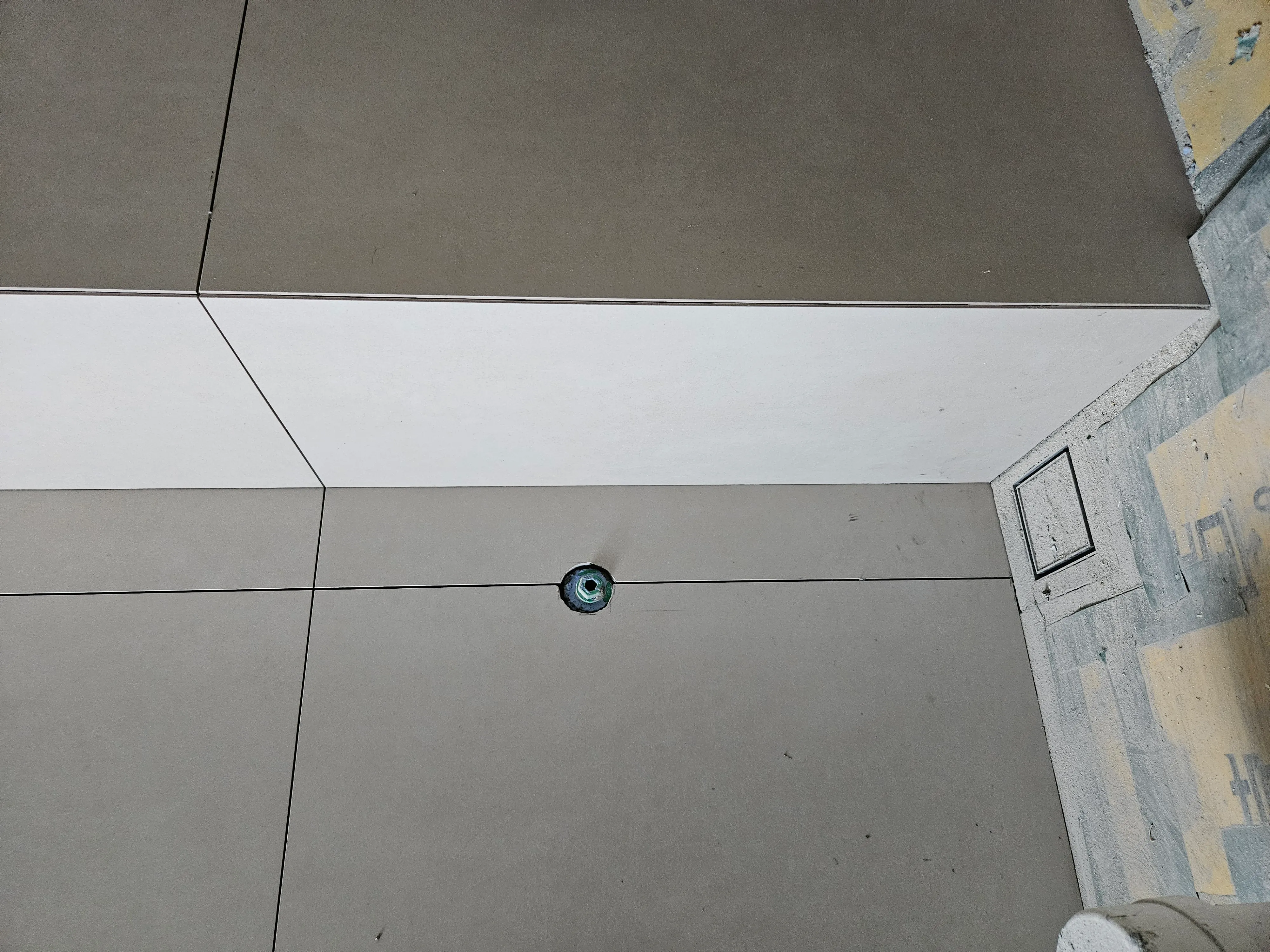 Warm Minimalism Bathroom with Microcement Tiles - Warm Minimalism Bathroom with Microcement Tiles 8