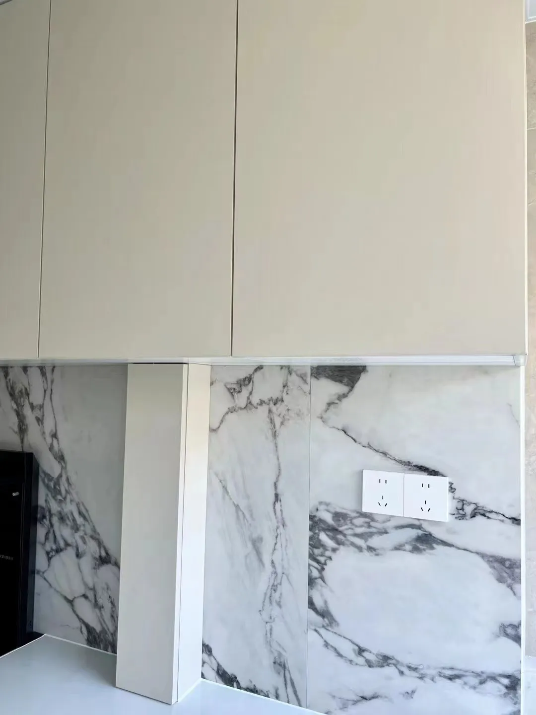 Zhuhai - Curved Luxury - Image 2